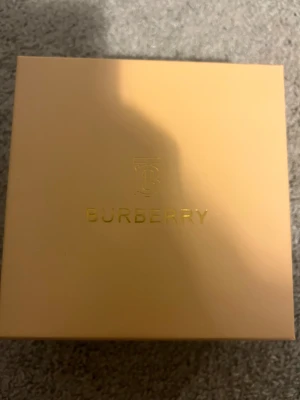  Burburry bälte  - Used 2 timmes 