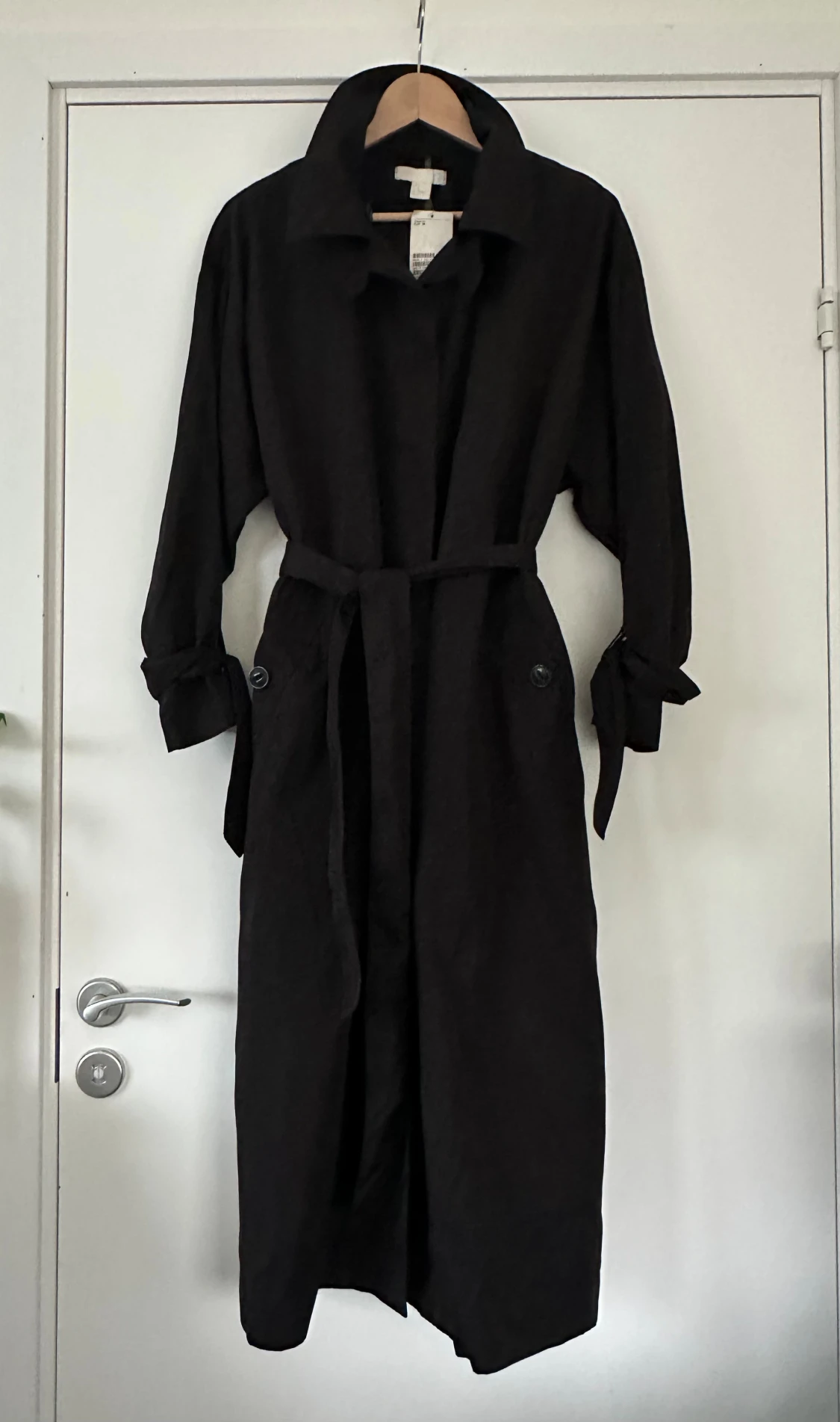 Svart trenchcoat från H&M, strl M