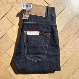 Nudie Jeans - Grim Tim, Dry Open Navy - Helt nya, aldrig använda! Skriv vid ytterligare frågor eller funderingar🤝