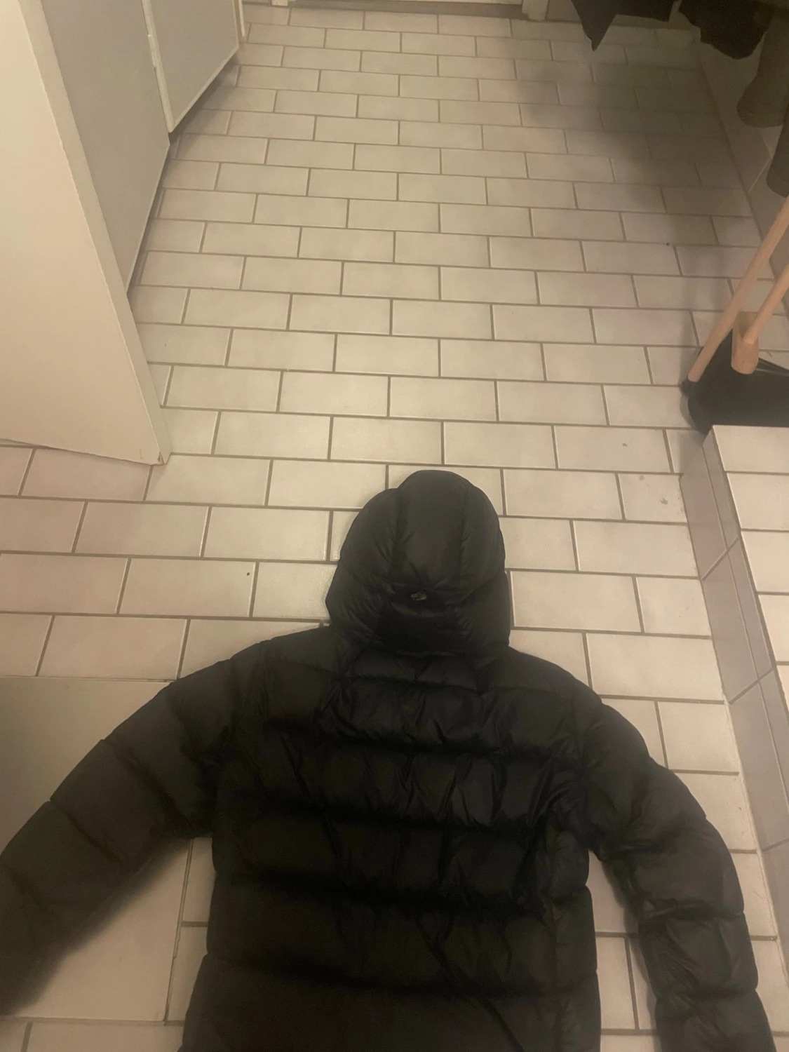 Svart dunjacka Peak Performance - 3