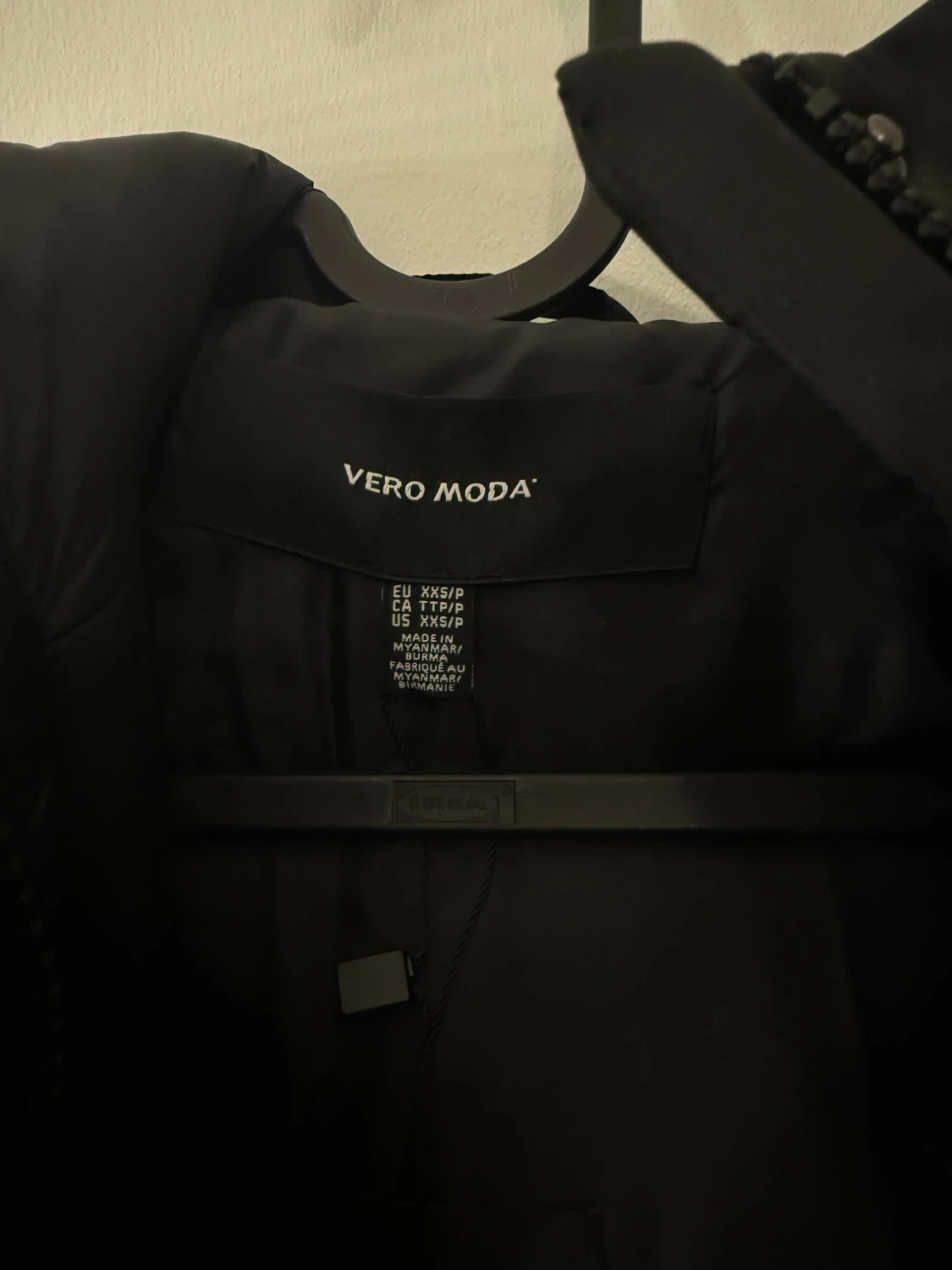 Svart parkajacka från Vero Moda - 3