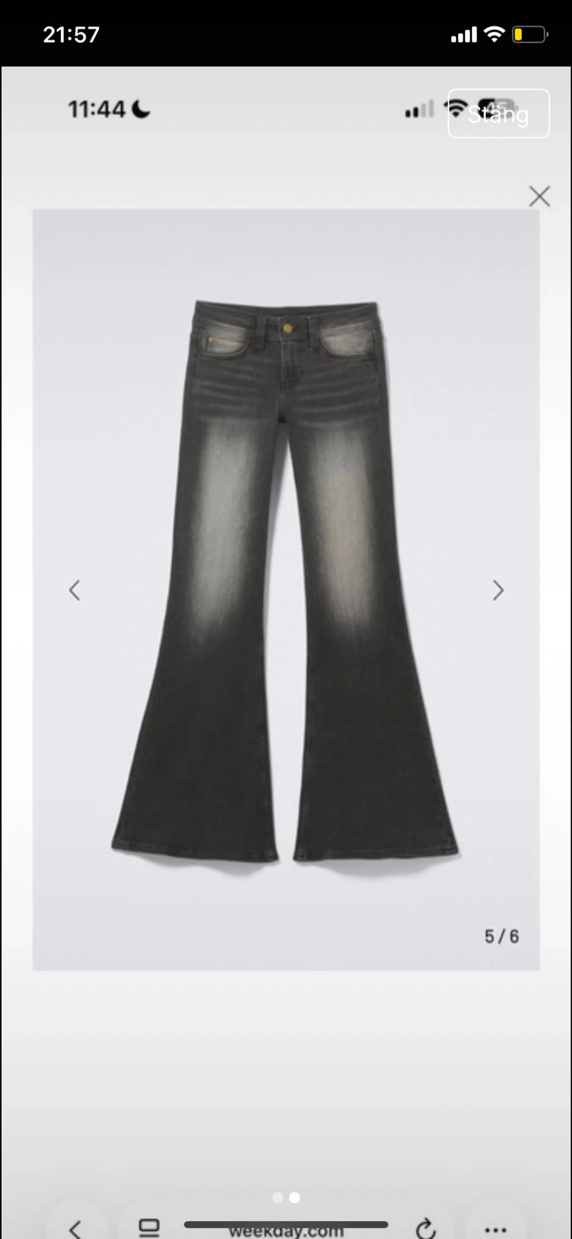 Svarta bootcut jeans från Weekday