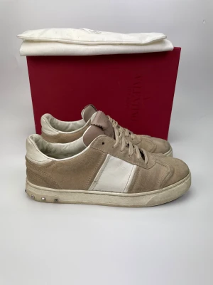 Valentino flycrew  - BLACK FRIDAY REA!! Valentino skor. Hör av dig vid frågor