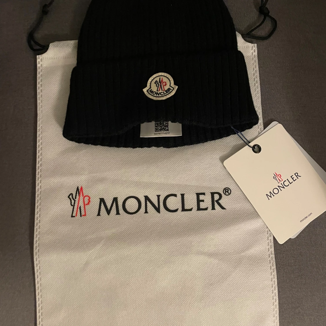 Svart  Moncler mössa - 2