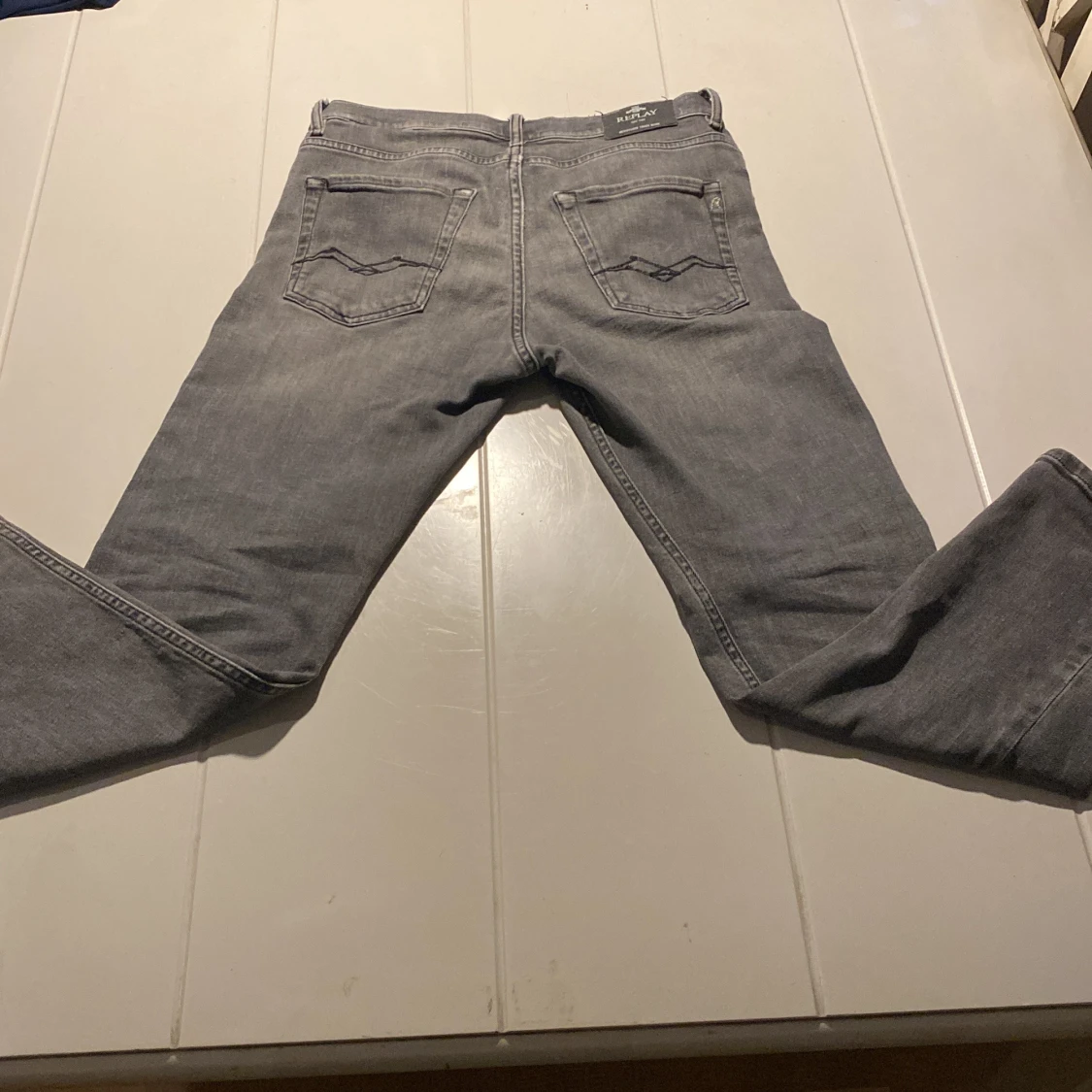 Grå Replay jeans, rak modell - 1