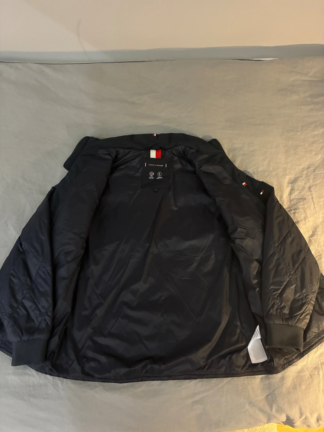 Svart quiltad jacka Tommy Hilfiger - 3