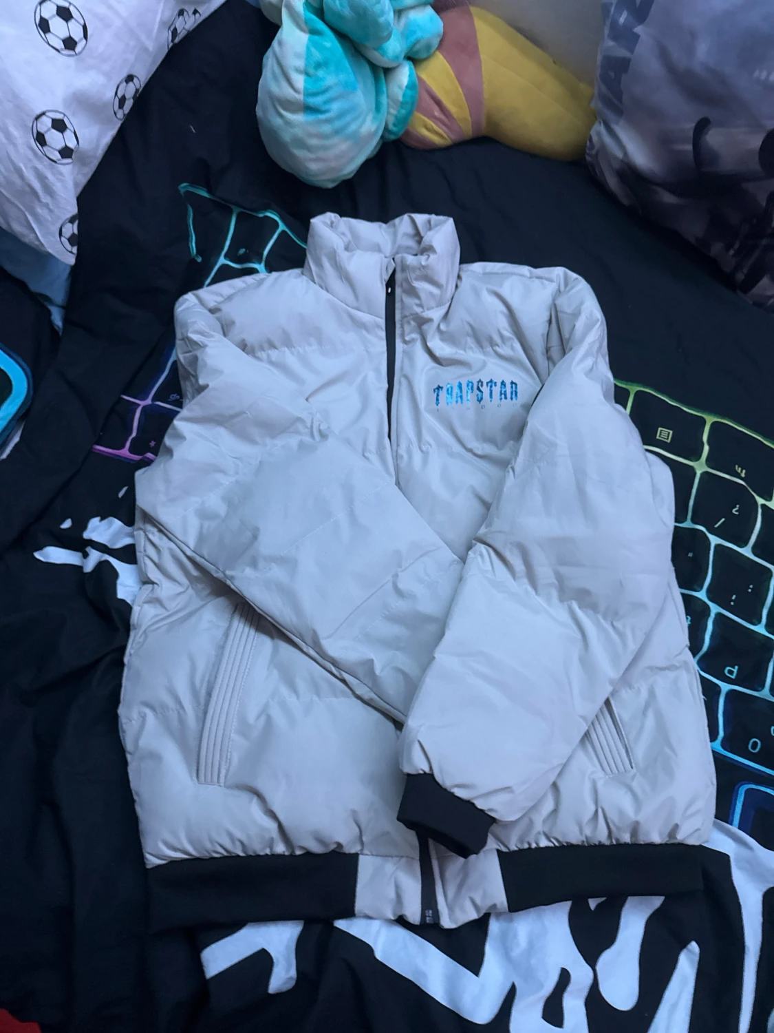 Vit pufferjacka från Trapstar  - 1