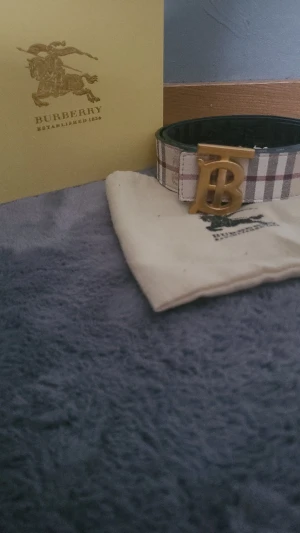  bälte  - Snyggt bälte som är helt nytt aldrig använt för har andra bälte som jag använder 