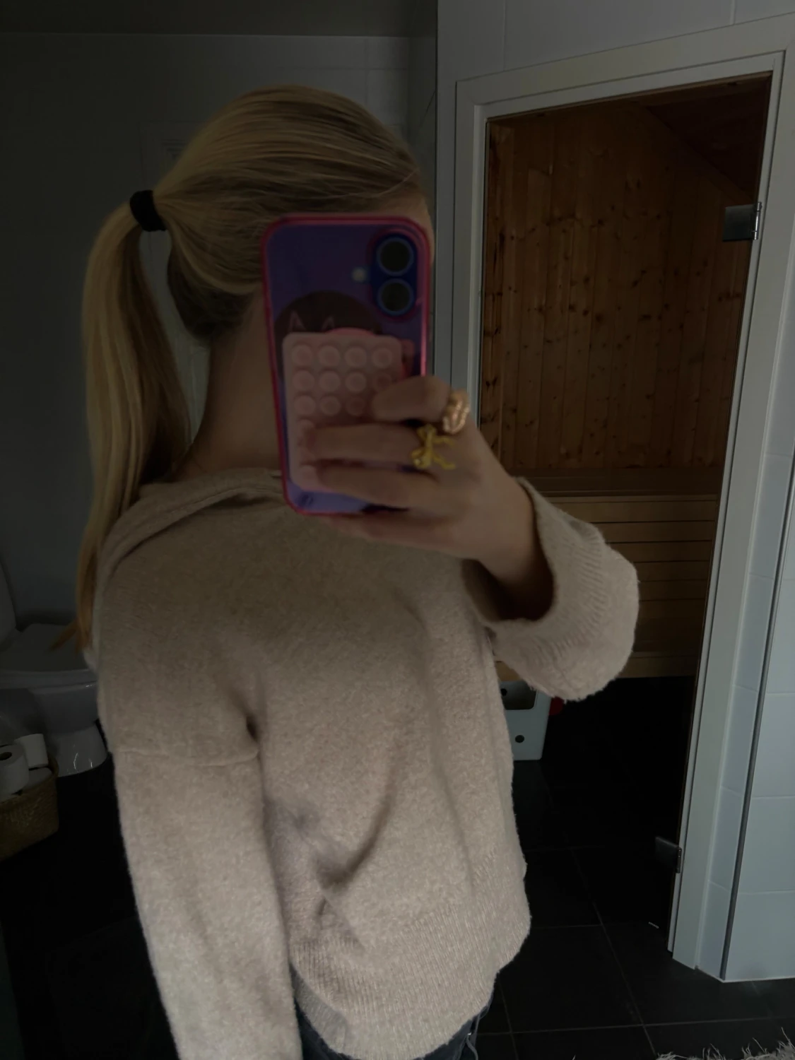 Beige stickad hoodie med huva - 1