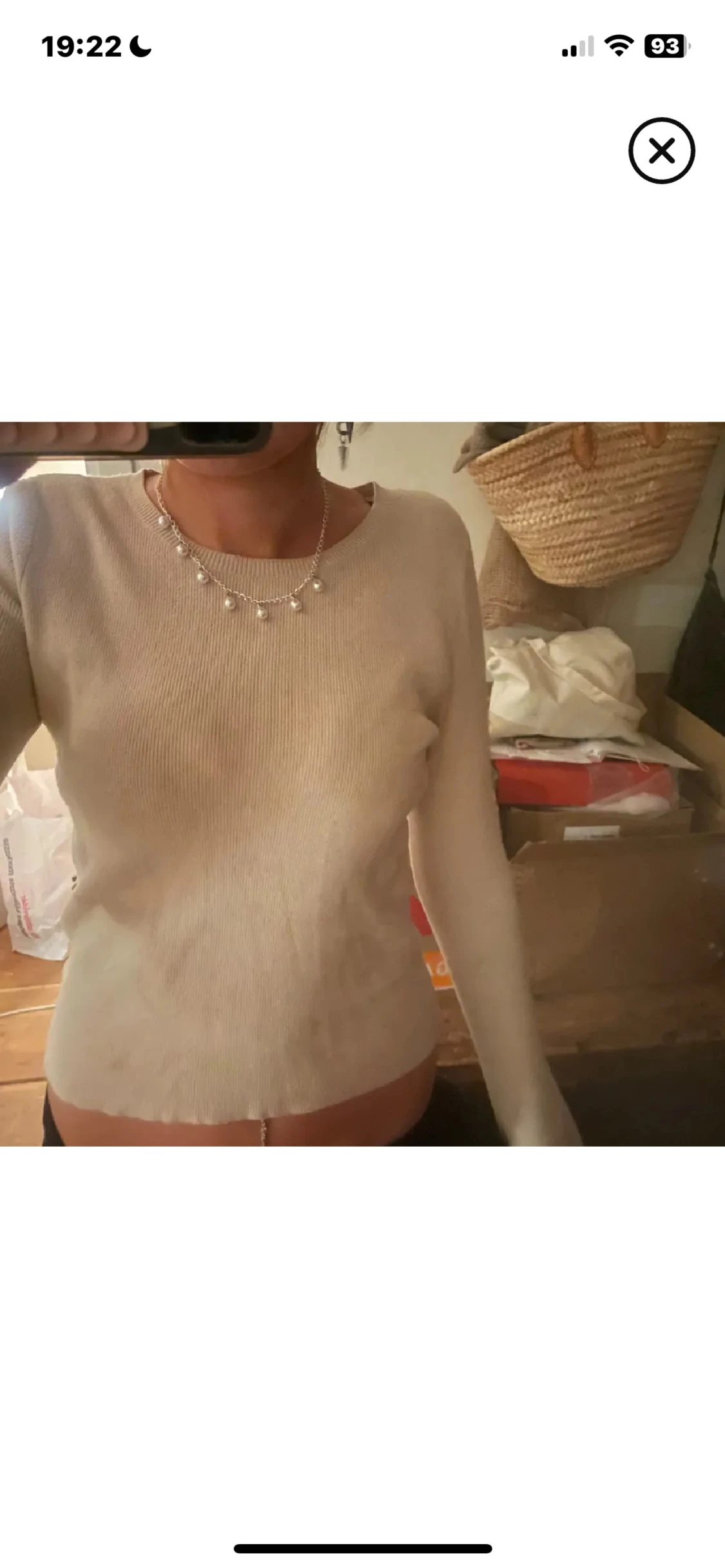 Beige stickad långärmad tröja