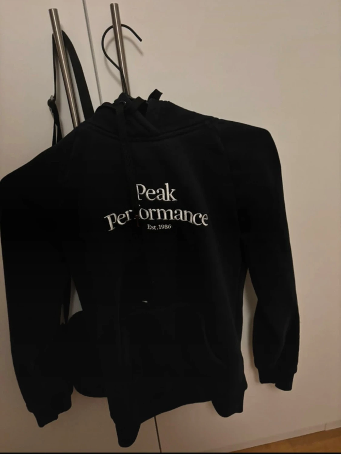 Svart hoodie Peak Performance S - 1