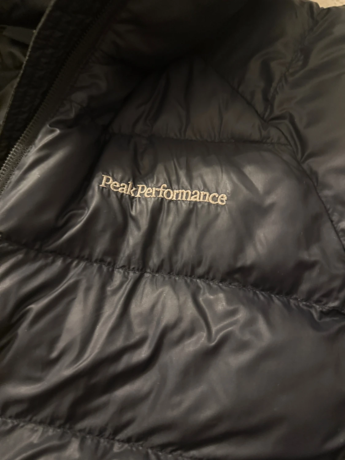 Svart Peak Performance dunjacka L - 4