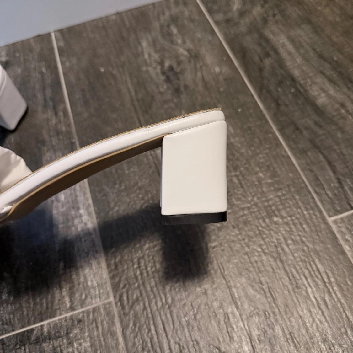 Vita sandaler med klack  - 2