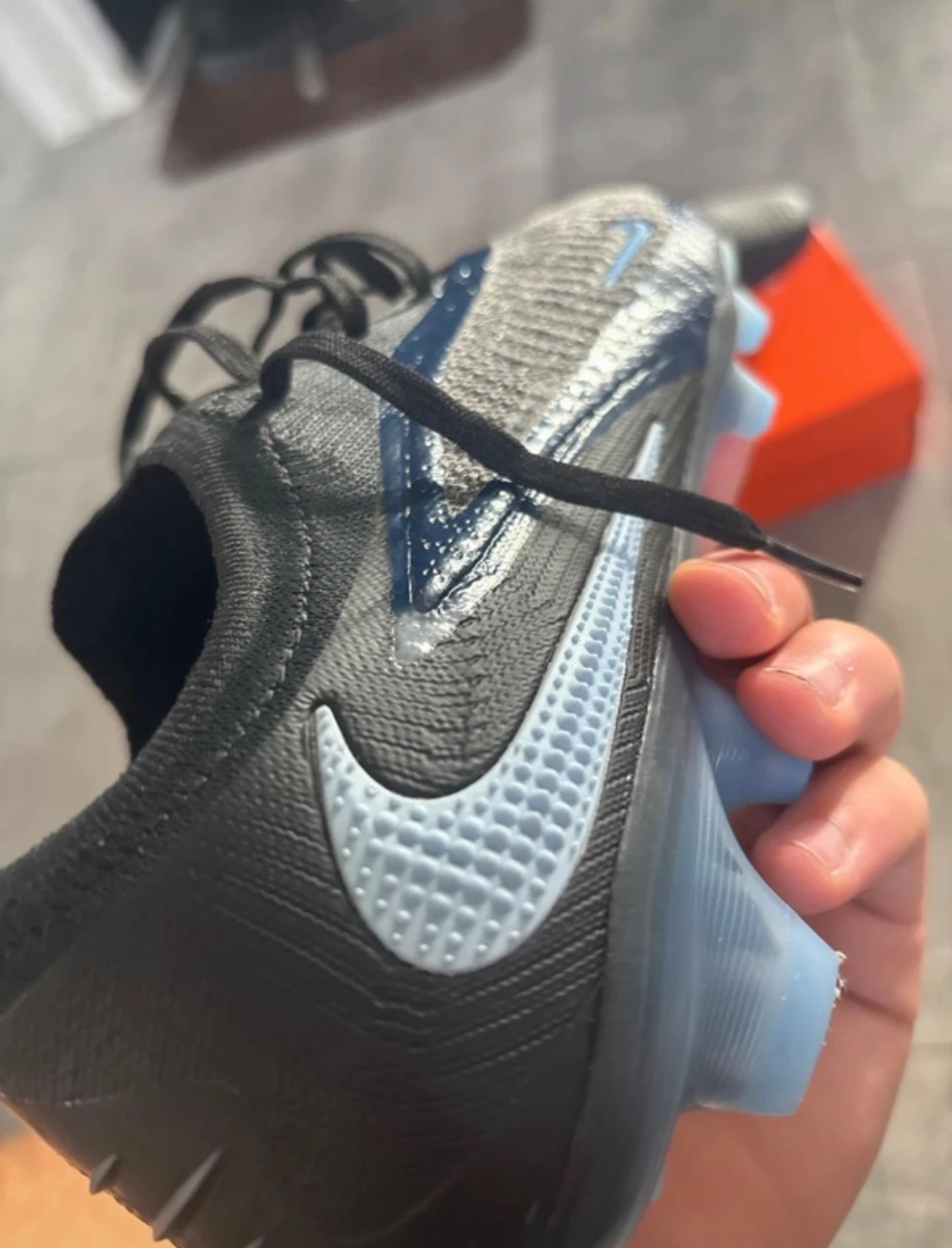 Nike fotbollsskor svarta med blå detaljer - 2