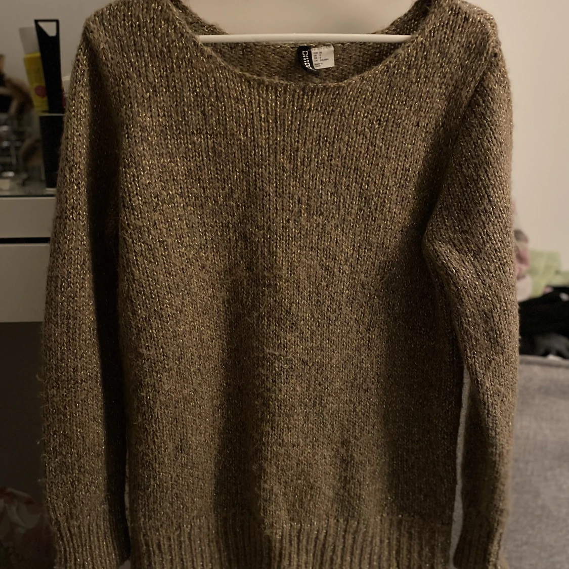 Guldig tjocktröja  - 90