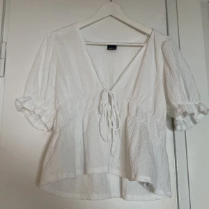 Topp - Topp från Gina. Aldrig använd i storlek L 🤍