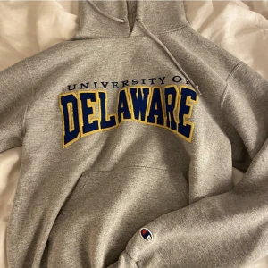 Cool hoodie  - Säljer denna sjukt snygga hoodie i storlek S 💕💕