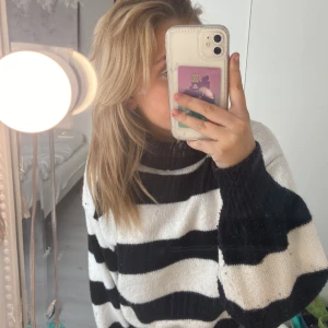 Tjocktröja  - En vanlig randig tjocktröjan💓