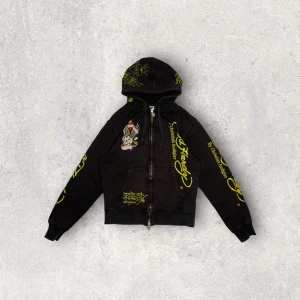 Ed Hardy Zip-Up Hoodie - 00’s - PTP: 48 cm, length: 57 cm. If you are interested in the item please DM first. 