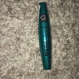 Mascara - Har redan en. Tycker den e väldigt bra och skön