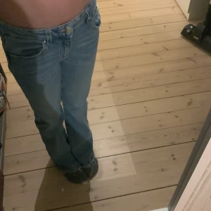 Jeans  - Säljer dessa jeans då dom inte kommer till användning längre!💖långmidjade jeans från Gina tricot som är i stolek 146, använt fåtal gånger, ser ut som nya 