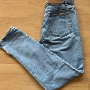 Vintage jeans från märket colours Står inte storlek i men gissar på W30 L32 / S/M