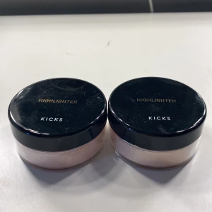 Smink - Säljer dessa två som aldrig är använd, 1 för 30 eller 2 för 50