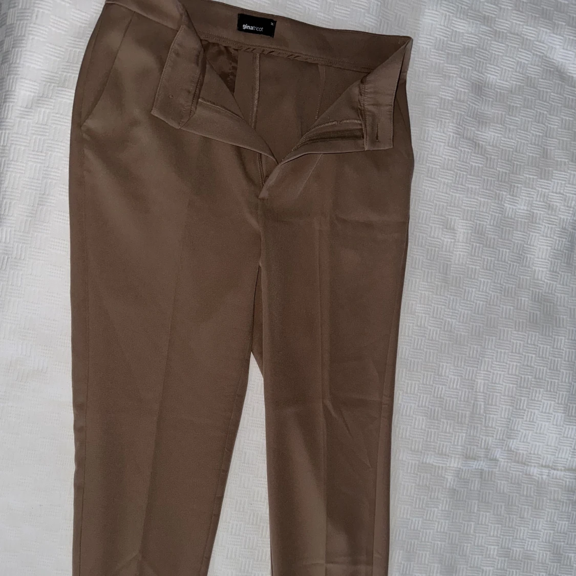 Gina tricot kostymbyxor 