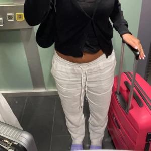 Linnebyxor - Jätte sköna linnebyxor ifrån H&M som ej används.