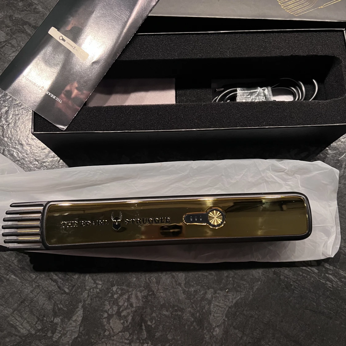 3-IN-1 HEATED BEARD BRUSH + STRAIGHTENER( ultimate viking grooming tool) - 90