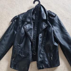 Black leather jacket. 38 Eur size or 10 Uk size. 200 sek