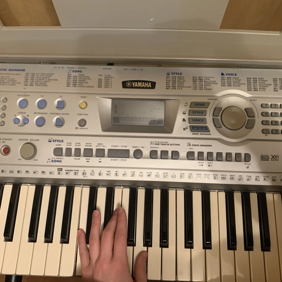 Yamaha synt grå - 90