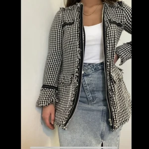 Snygg tweed jacka  - Snygg jacka i tweed nästan som ny 💫stl S