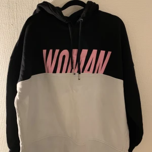 Monki hoodie M - Fraktar ej