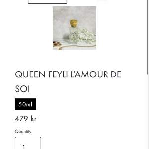 Queen feylis egna parfym som kostar 479kr+ frakt på hemsidan. Säljer då den inte passar mig. Knappt använd se bild 2! 