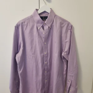 Ralph lauren skjorta - Oanvänd skjorta från ralph lauren. Storlek L 15 2/3
