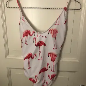 Flamingo baddräkt från shein, använd en gång☺️