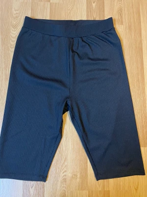 Cykelbyxor  - Använd ett fåtal gånger så i mycket bra skick 