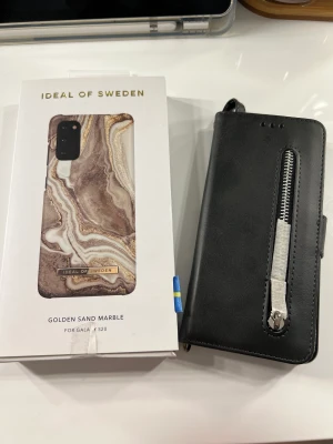 Mobilskal  - Hjälper mamma att sälja två mobilskal till Samsung S20. Båda är helt nya då mamma köpte fel sort. Säljer båda för 90kr + 45kr frakt