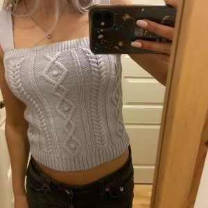 Linne Zara - Ett stickat linne från zara som inte kommer till användning. I nyskick💜😇