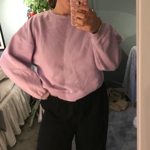 Sweatshirt - Så fin sweatshirt ifrån Gina!!