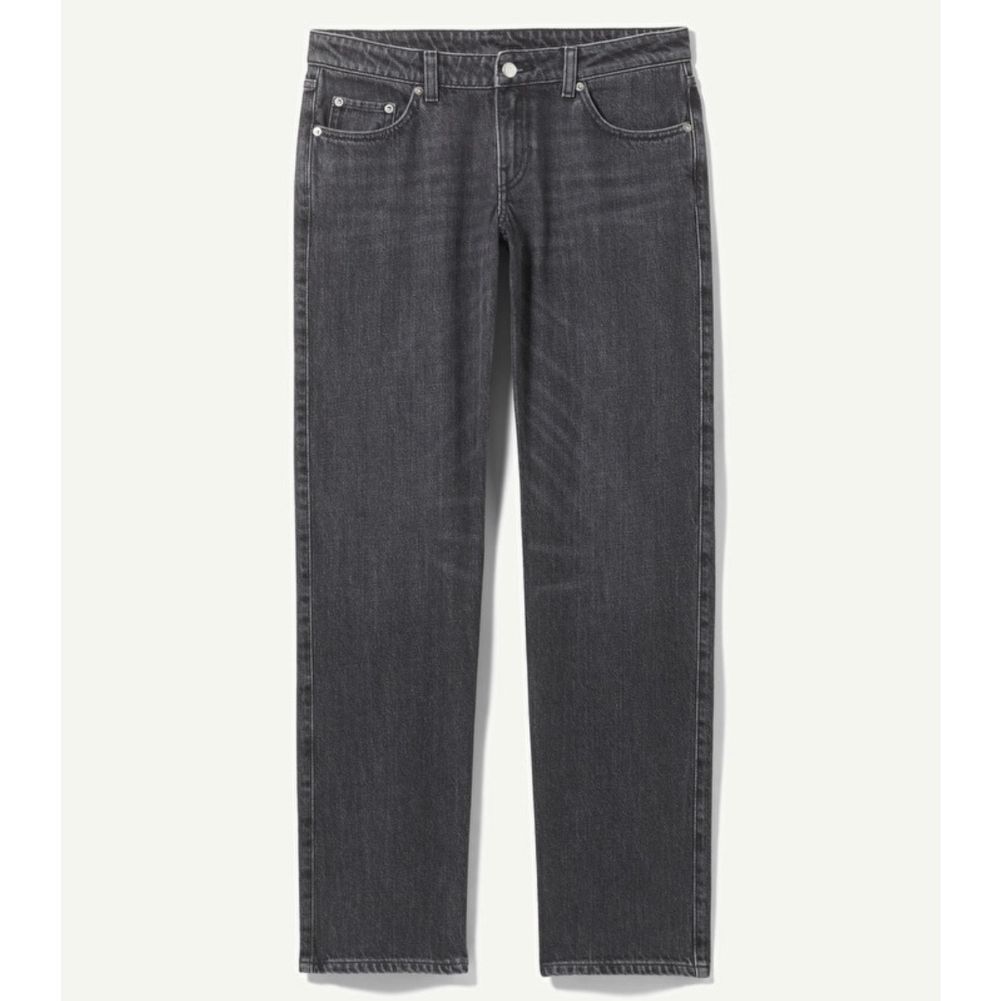 ❗️helt nya oanvända❗️Low waist jeans från weekday i modellen Arrow. Säljer då de är för korta för mig. Slutsålda i de flesta storlekarna. . Jeans & Byxor.