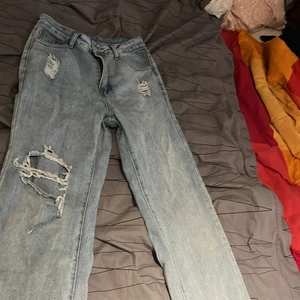 Shein  - Jeans sköna utsvängda 