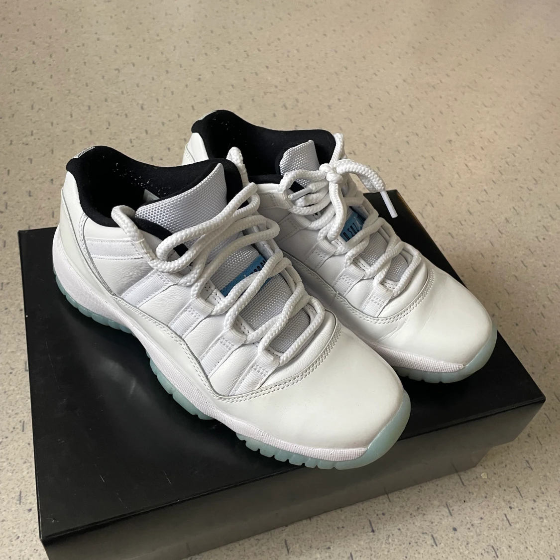 Air Jordan 11 low  - 90