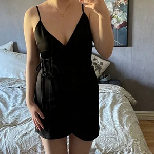 Finklänning  - En oanvänd klänning som kanske passar någon annan bättre!🥰 Original pris ~200-300kr | storlek XS