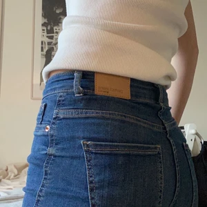 Från Ginatricot i storlek xs  - Använt en del men är i bra skick. Säljer då dom blivit för små 