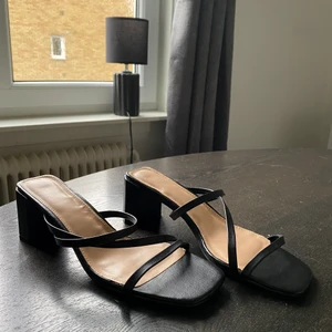 Klackar  - Storlek 38/39 aldrig använda 