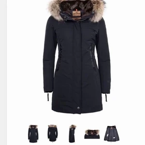 Parajumper Selma dam - Köpt i vintras, äkta, tyvärr har jag slarvat bort kvittot till den, sparsamt använd, det ända som har en skada är dregkedjan vid rumpan, den har tappat bandet men annars är den som nyskick 