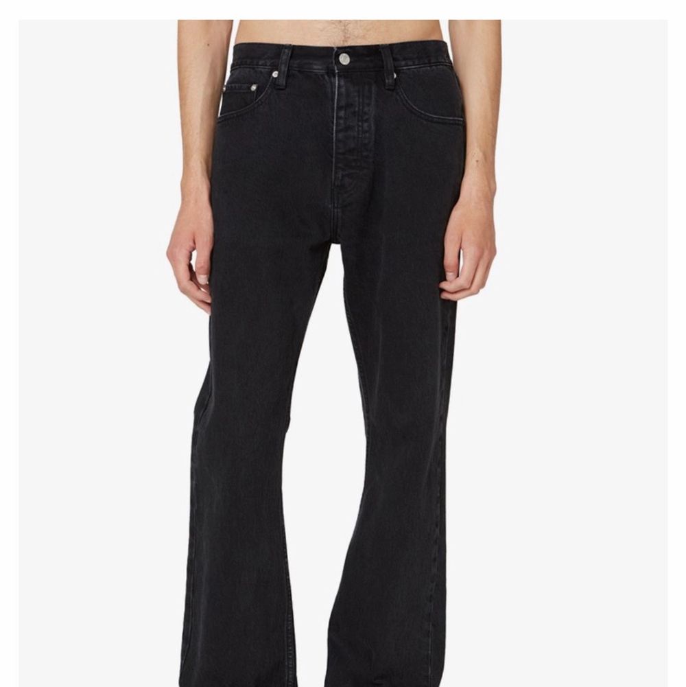 Säljer nu mina svarta hope jeans som sitter riktigt bra. Skick 8/10. Storleken på dem är 31. Jeans & Byxor.