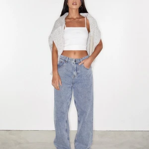 Parallel jeans MOTEL ROCKS - Nyköpta jeans, aldrig använda med lappen kvar. Köpte en storlek för liten och säljer därför. Köpta för 560 + 100 i frakt. Byxorna passar storlek xs-m beroende  på önskad passform. Bilderna är tagna från hemsidan. Pris kan diskuteras vid snabb affär!